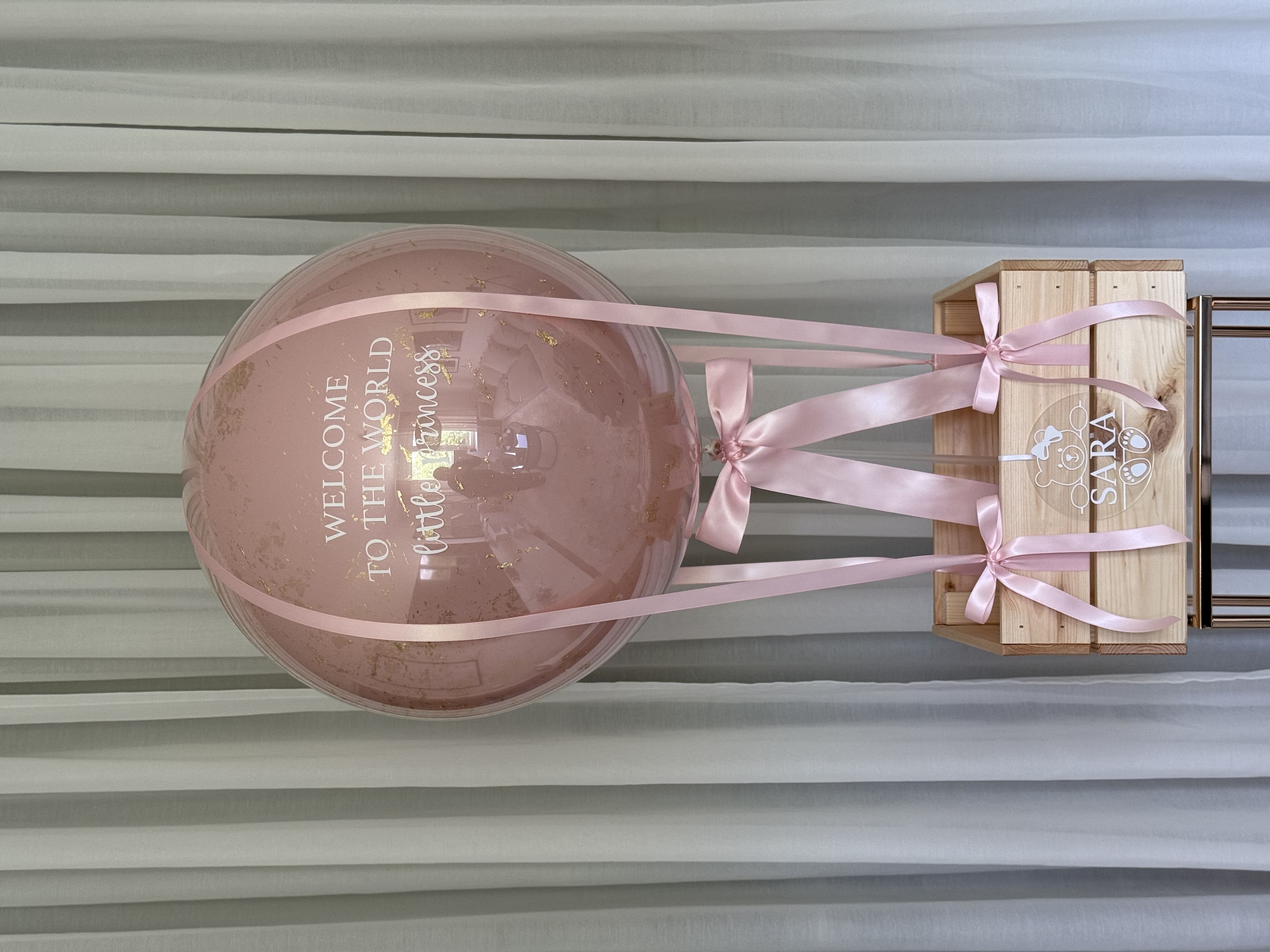 Ballong på stav i trälåda 2